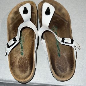 Comforfube sandals in white size 40 women’s excellent used condition